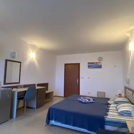 Esperanto 401 Large Sunny Apartment Slantschew brjag