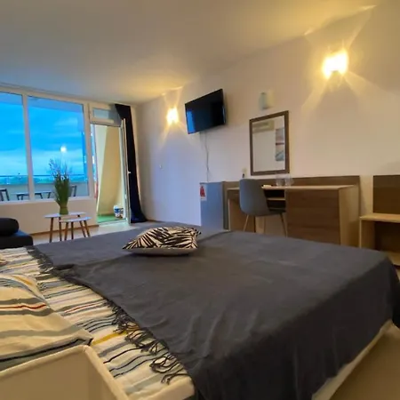 Esperanto 401 Large Sunny Apartment