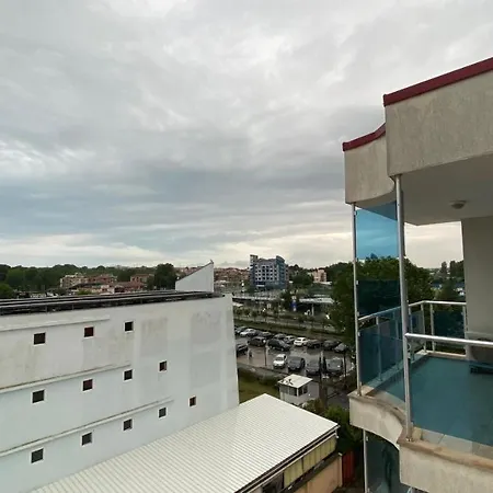 Esperanto 401 Large Sunny Апартаменти